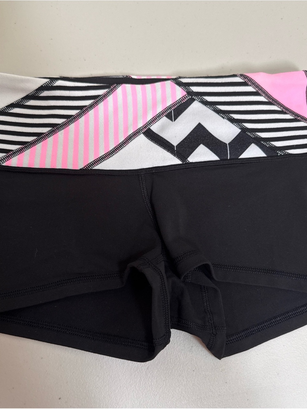 lululemon athletica Black Bike boogie Shorts Pink & White Patterned Waistband